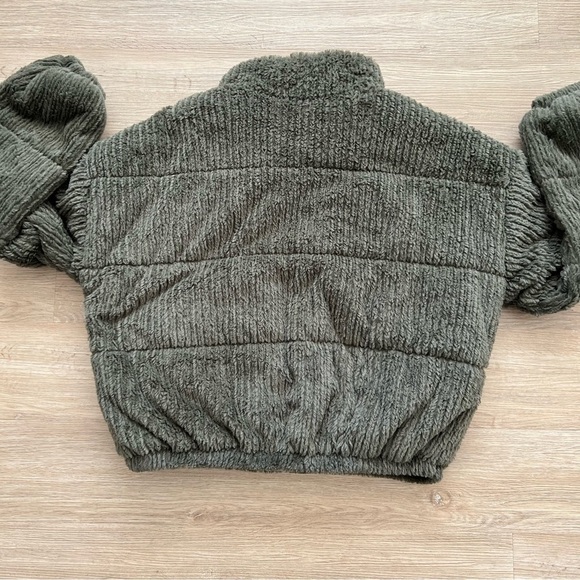 Wild Fable Green Faux Fur Full Zip Bomber Puffer Jacket Size L - Picture 9 of 11